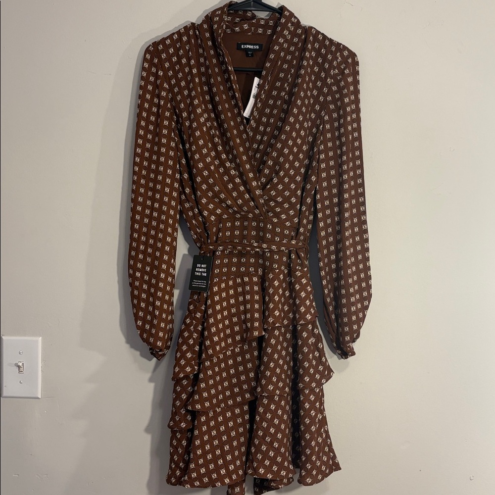 NWT Chocolate Brown Printed Collared Long Sleeve Tie Waist Tiered Mini Dress